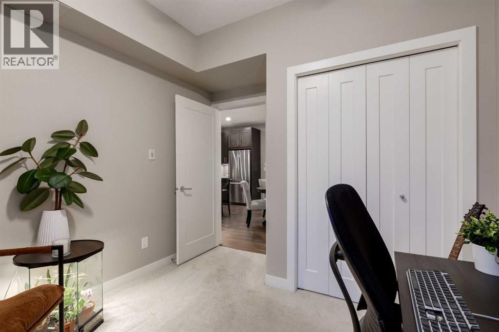 #312 10 WALGROVE Walk SE - 23