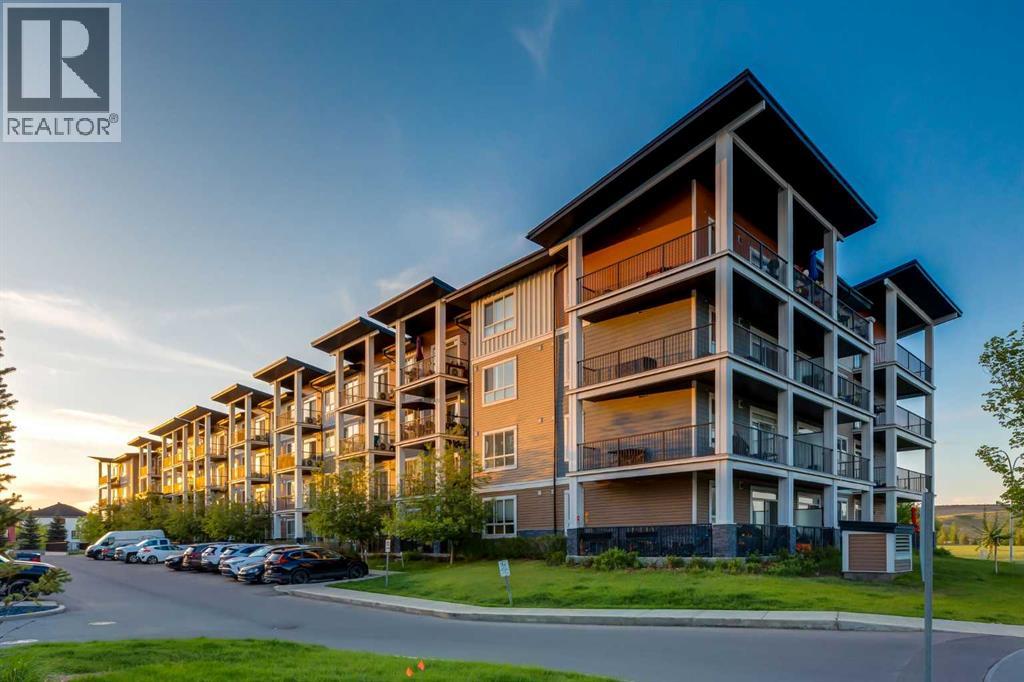 #312 10 WALGROVE Walk SE - Image 2