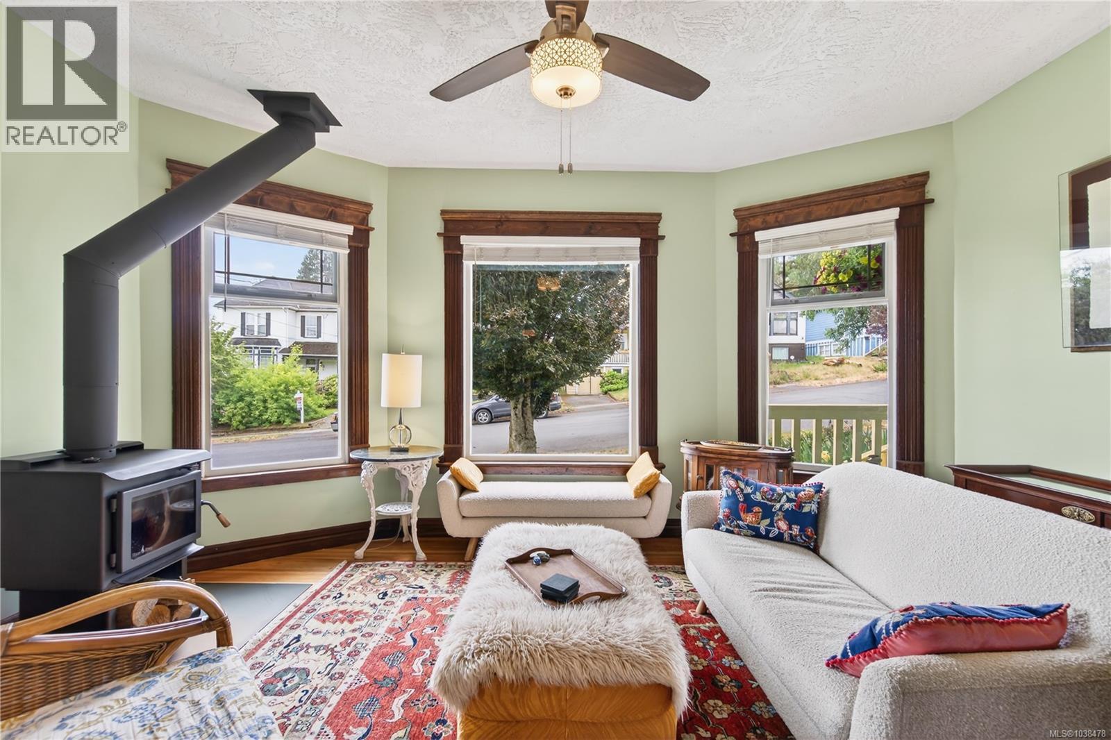 636 Kennedy St - 7