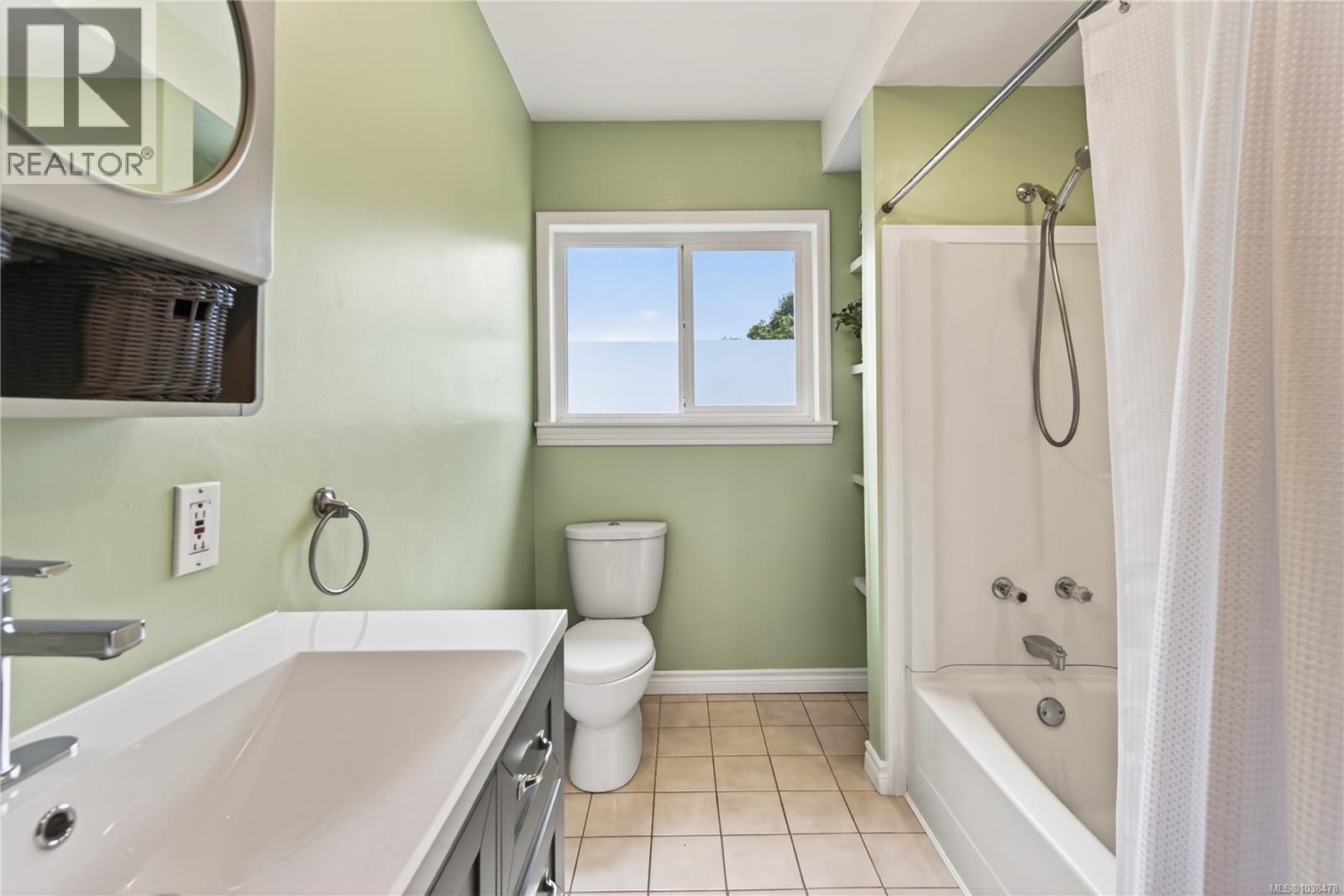 636 Kennedy St - 45