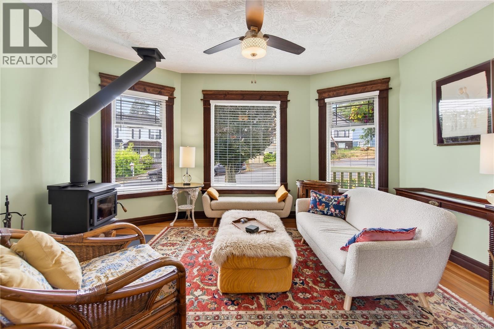 636 Kennedy St - 10