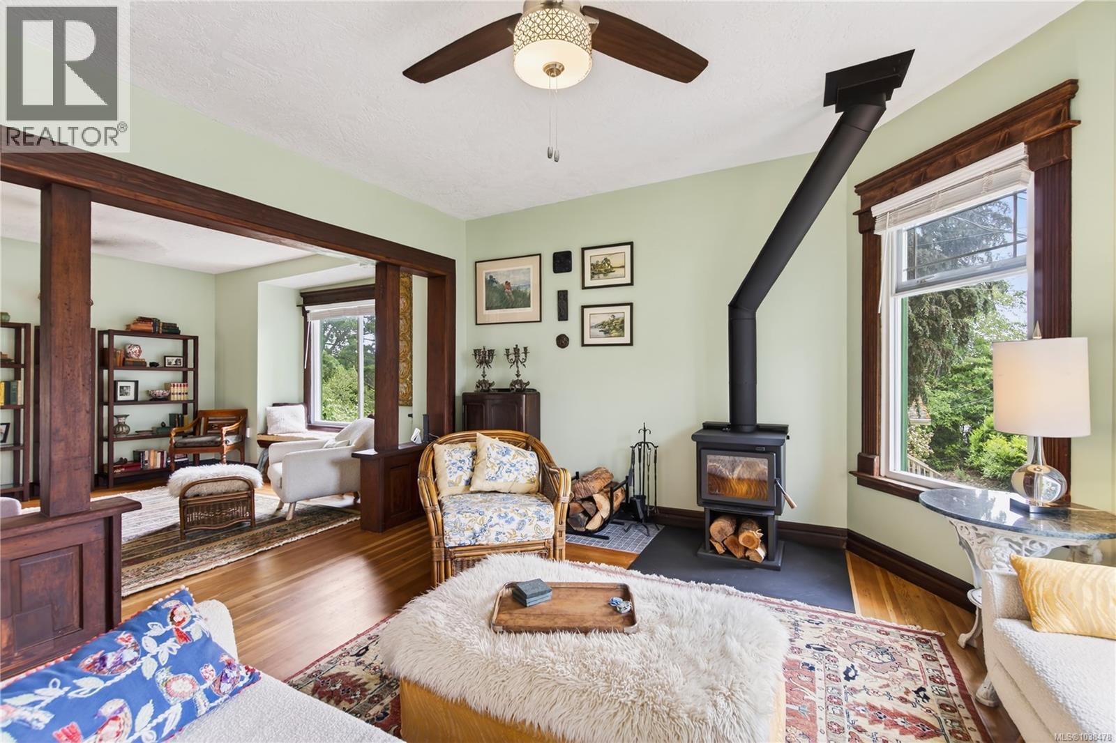 636 Kennedy St - 8