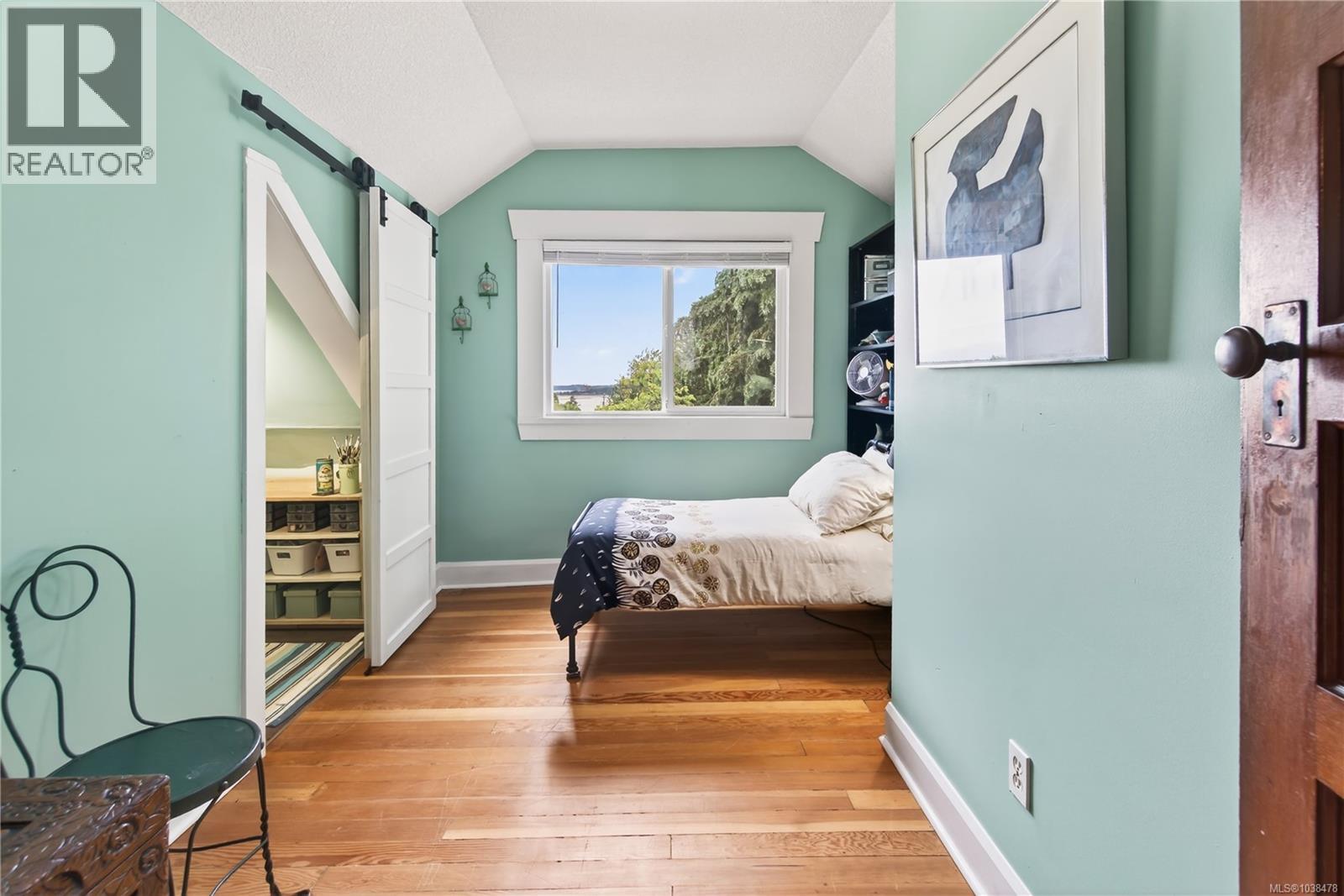 636 Kennedy St - 55