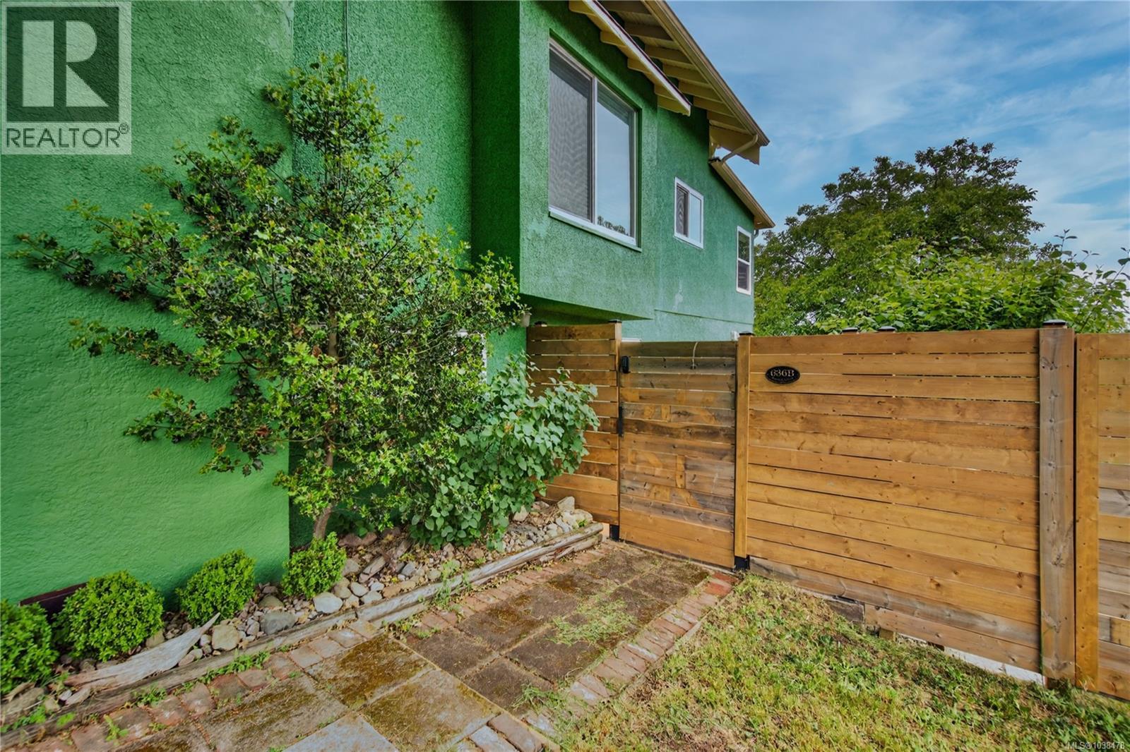 636 Kennedy St - 69