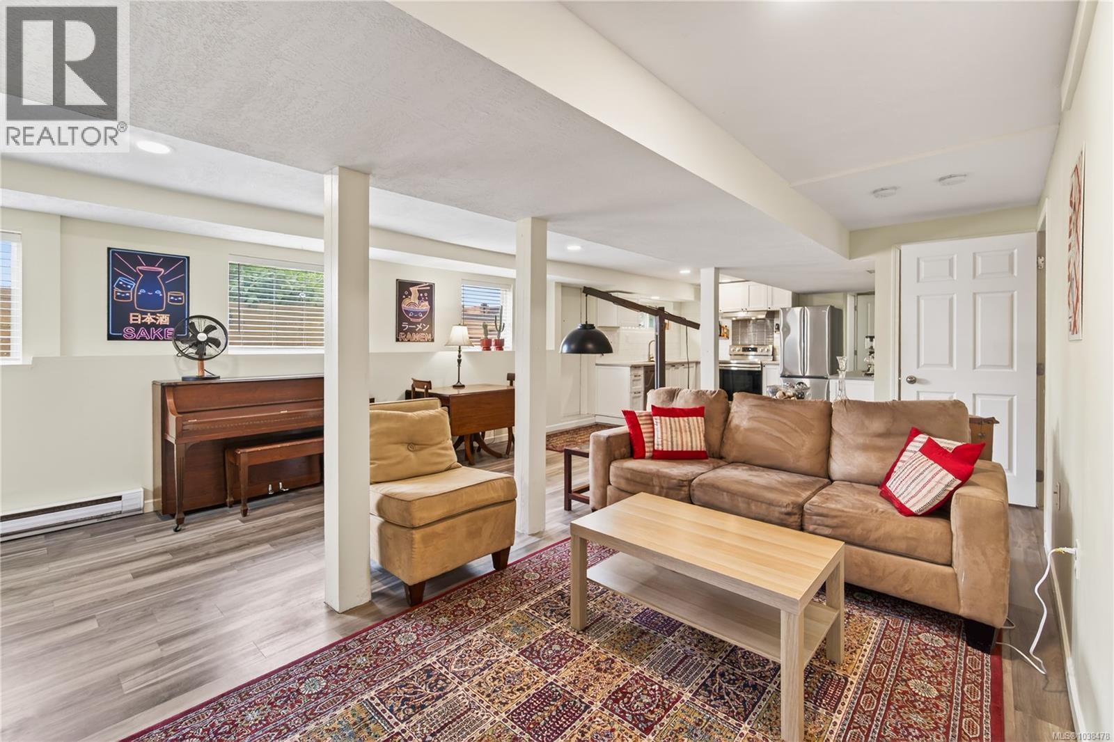 636 Kennedy St - 75