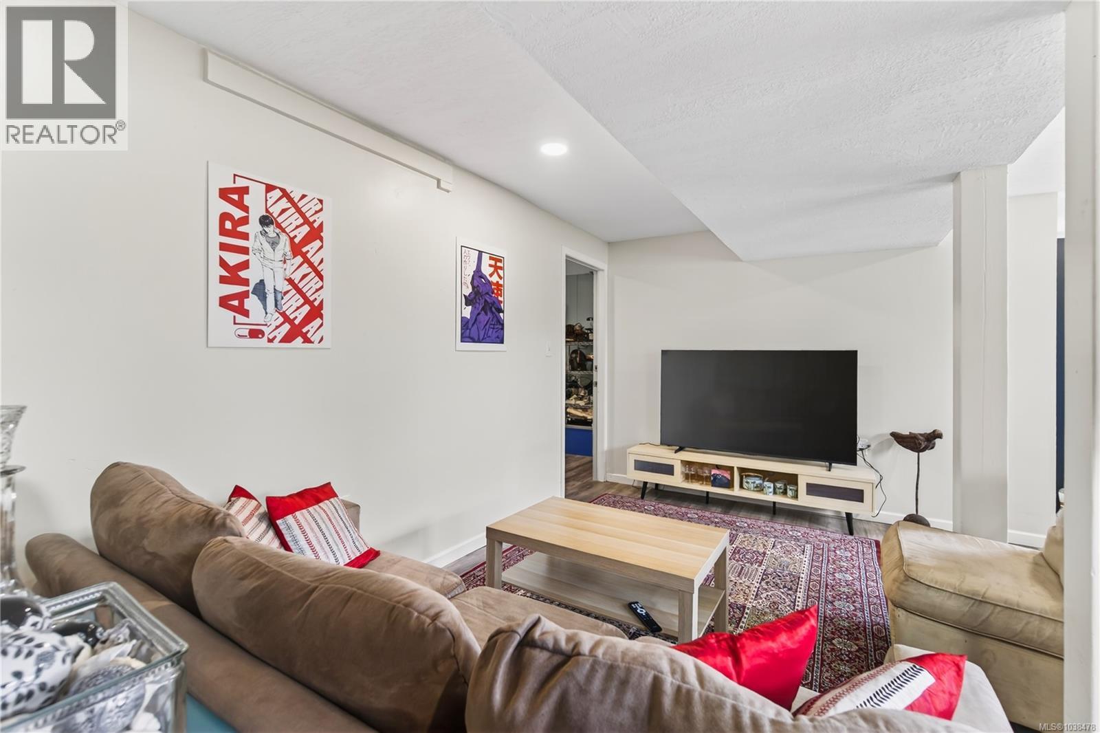 636 Kennedy St - 77