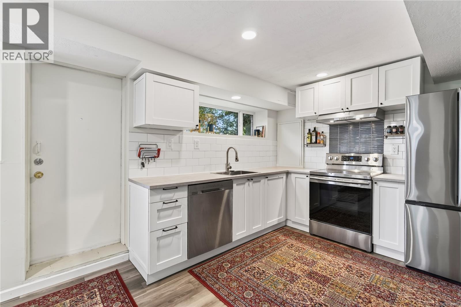 636 Kennedy St - 78