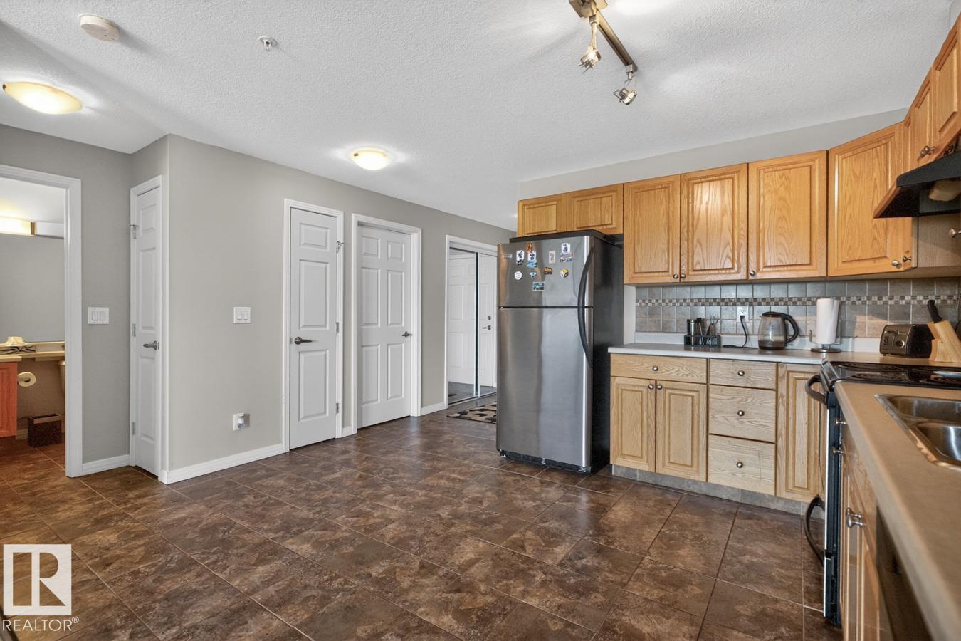 #320 5005 165 AV NW - 8