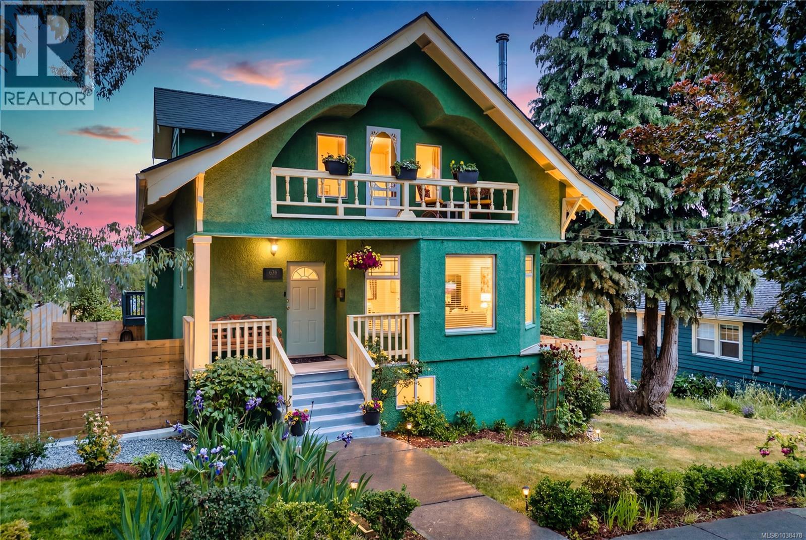636 Kennedy St - 85