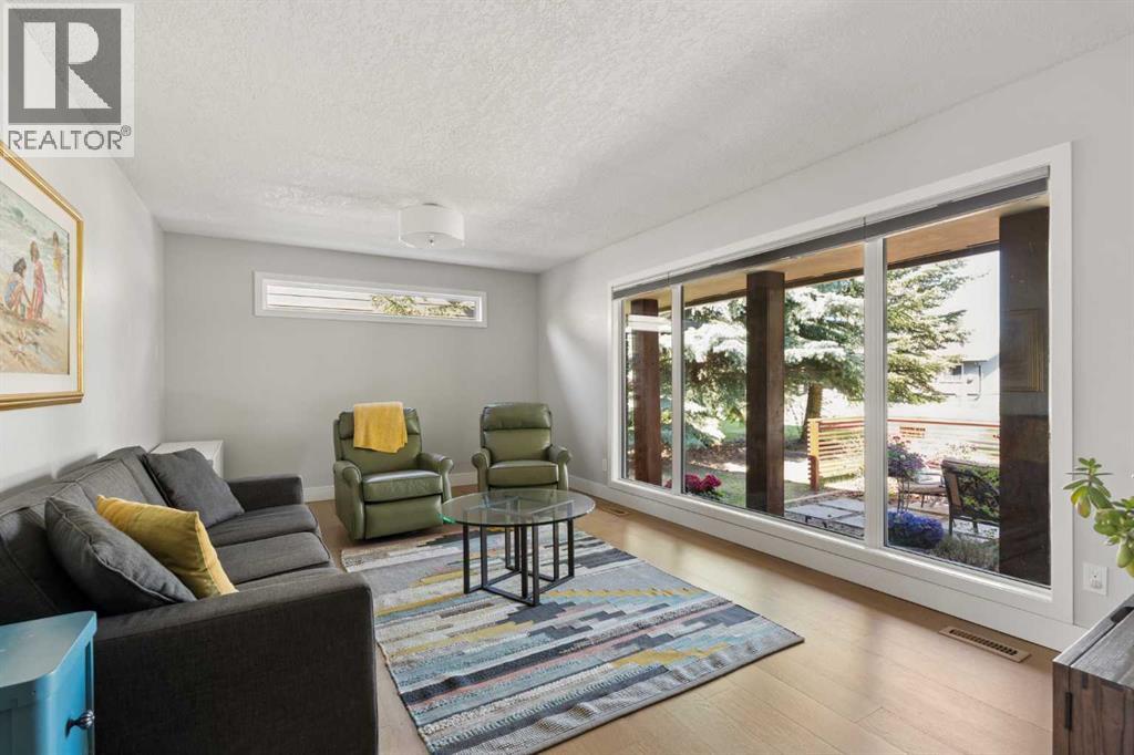 127 Parkglen Crescent SE - 7