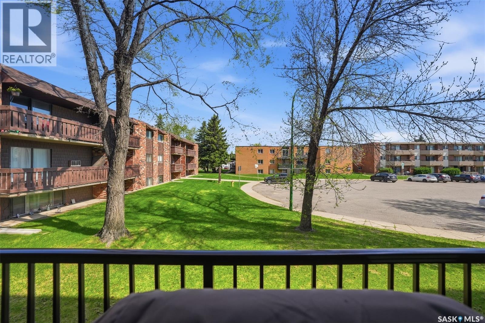 #205 139 ST LAWRENCE COURT - 11