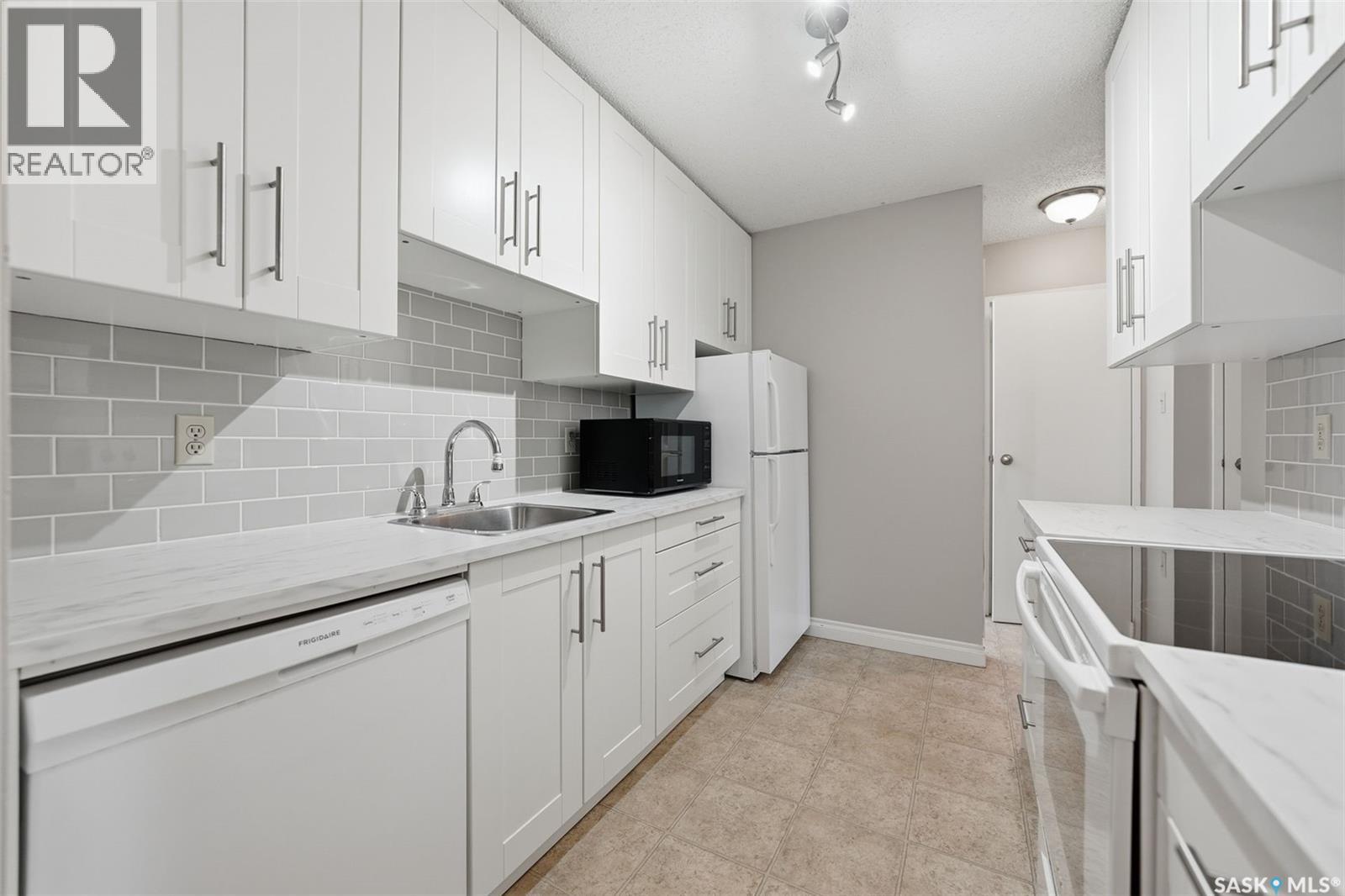 #205 139 ST LAWRENCE COURT - 15