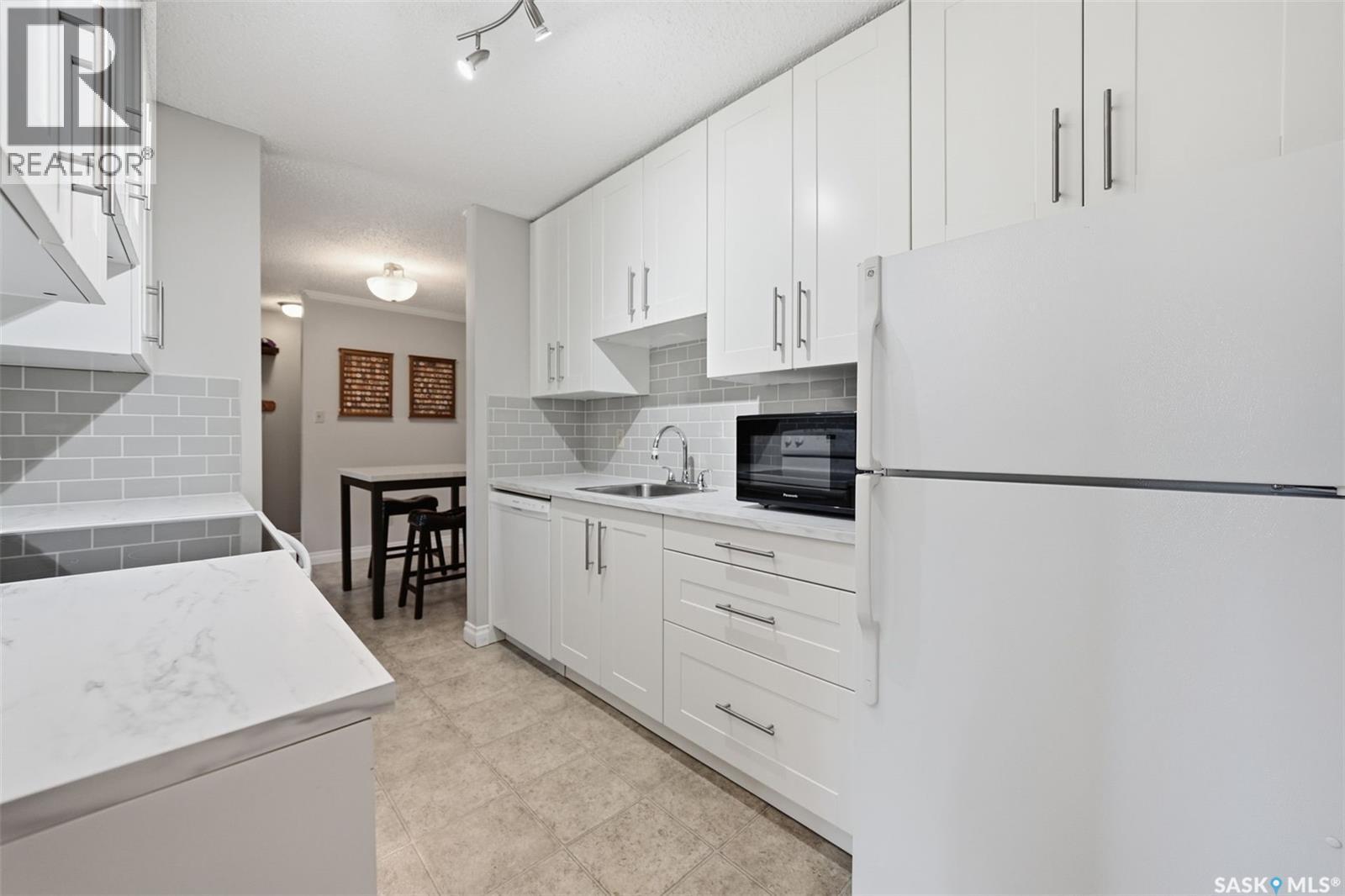 #205 139 ST LAWRENCE COURT - 16