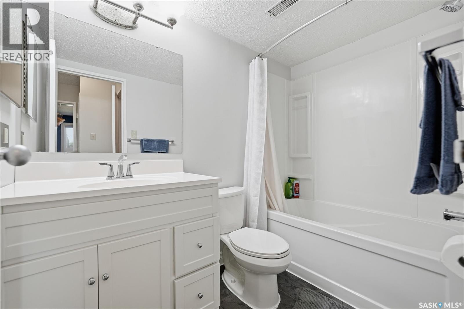 #205 139 ST LAWRENCE COURT - 20