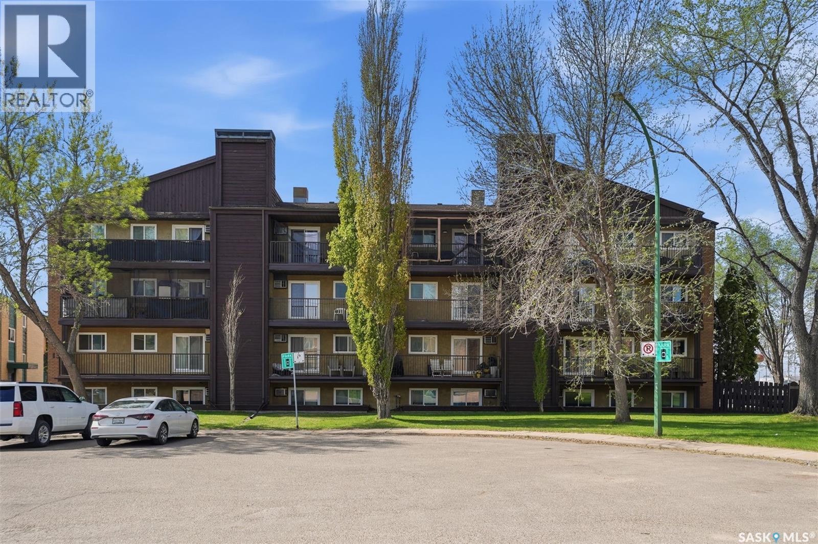#205 139 ST LAWRENCE COURT - 24