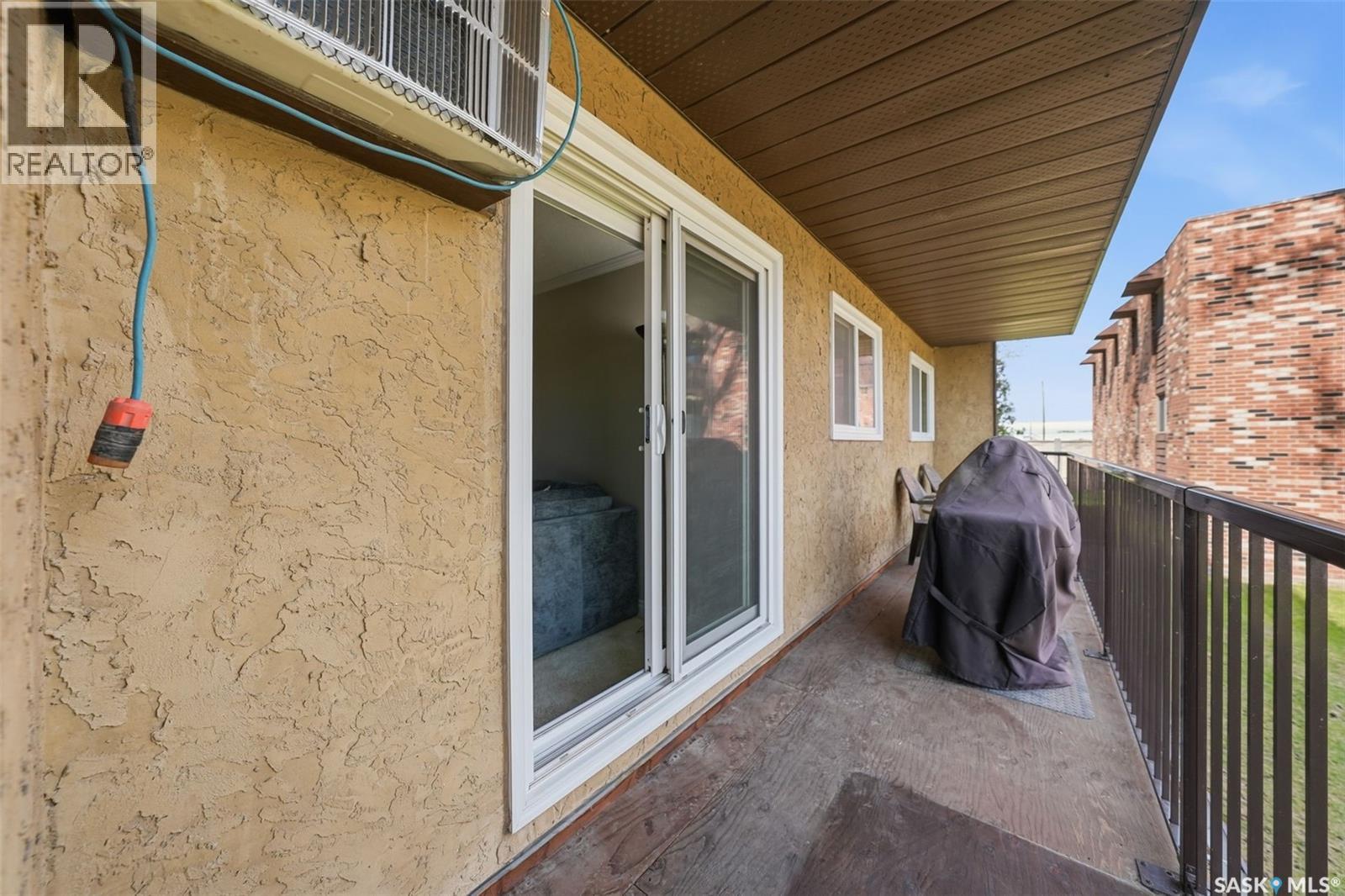 #205 139 ST LAWRENCE COURT - 9