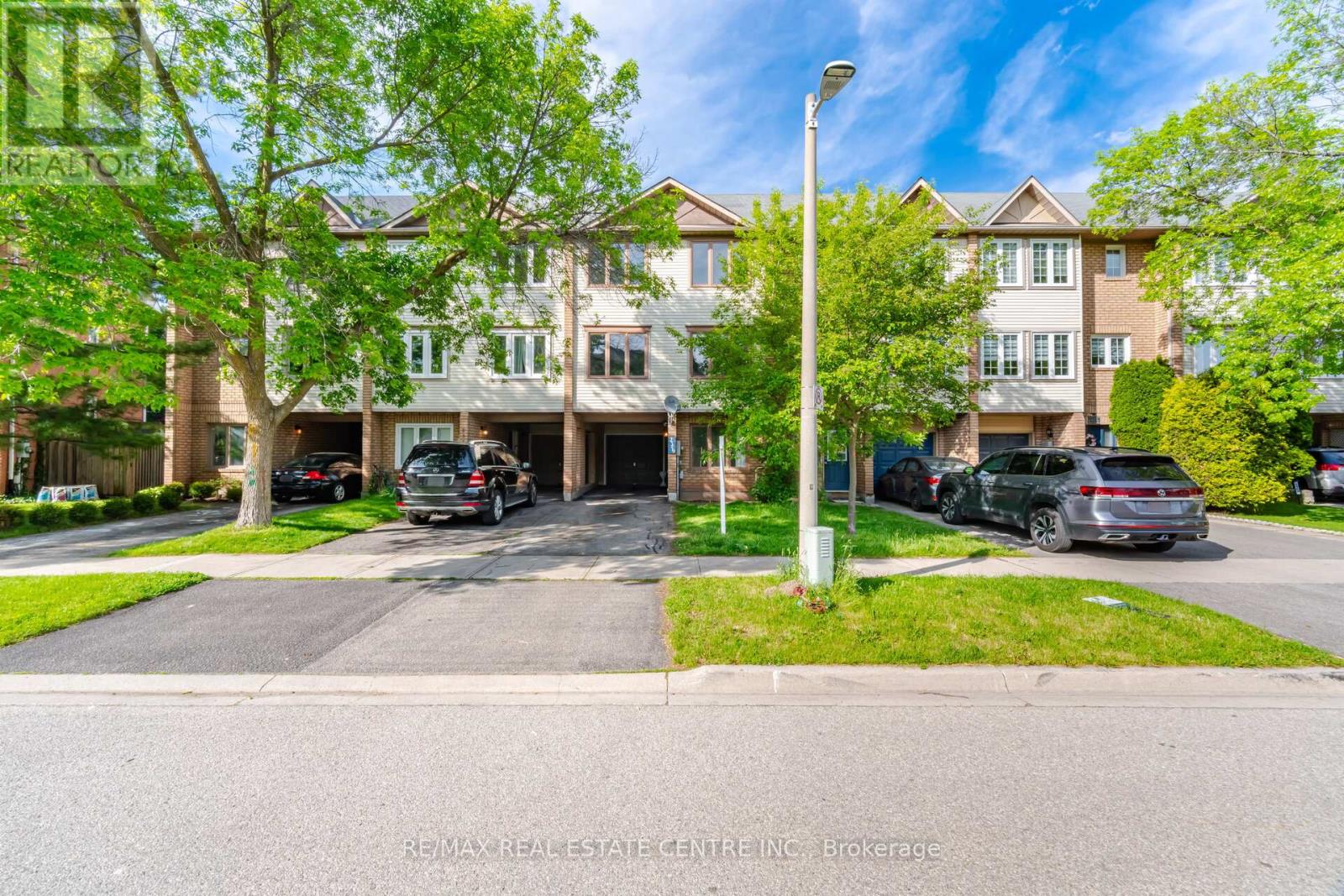 2349 STRAWFIELD COURT - 1