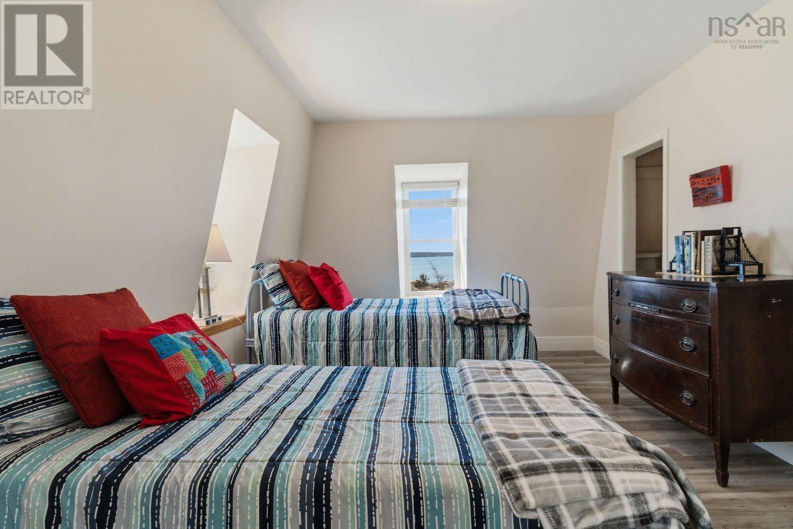 125 The Point Road - 25
