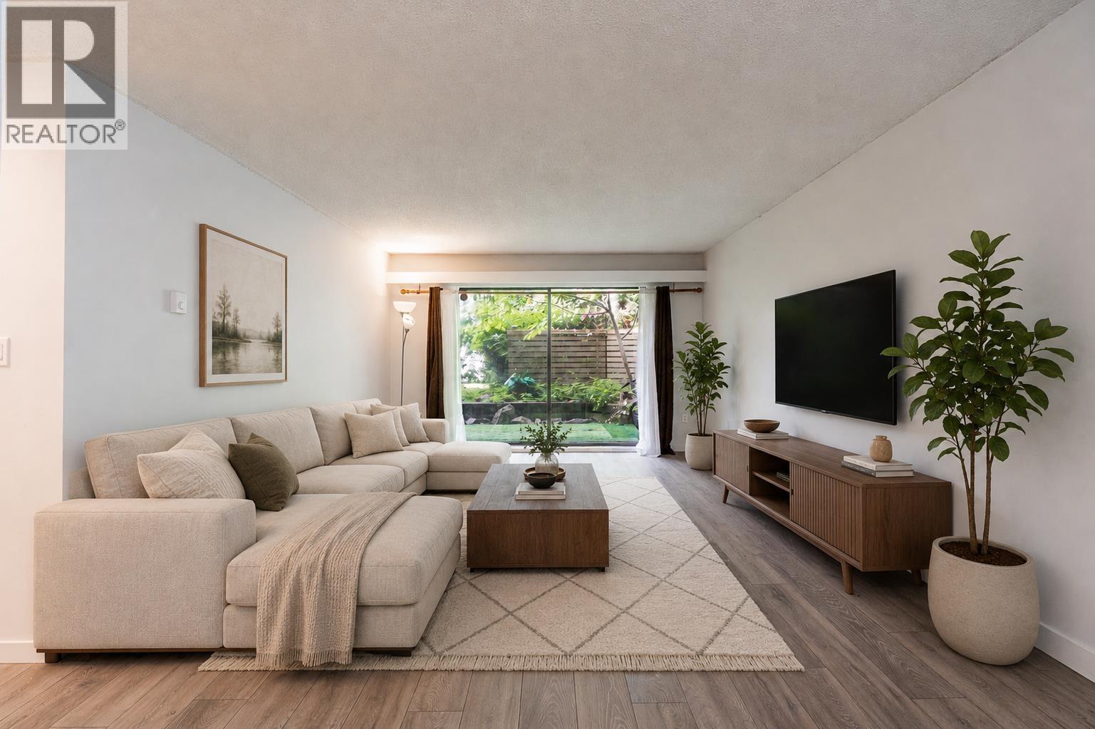 102 6105 KINGSWAY - main photo