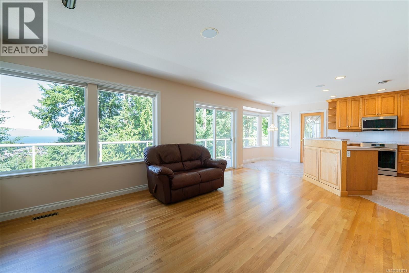 4802 Laguna Way - 12