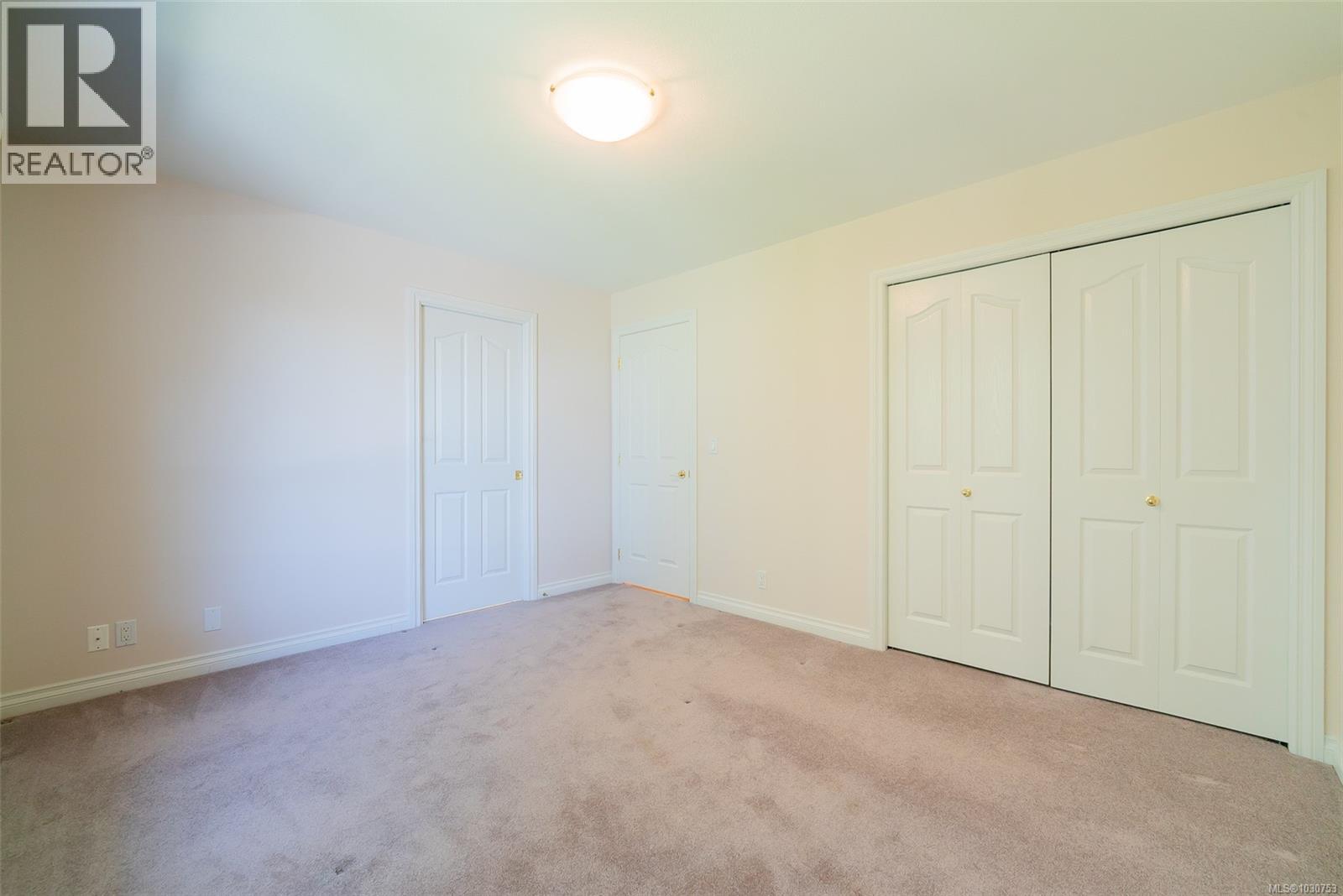 4802 Laguna Way - 16