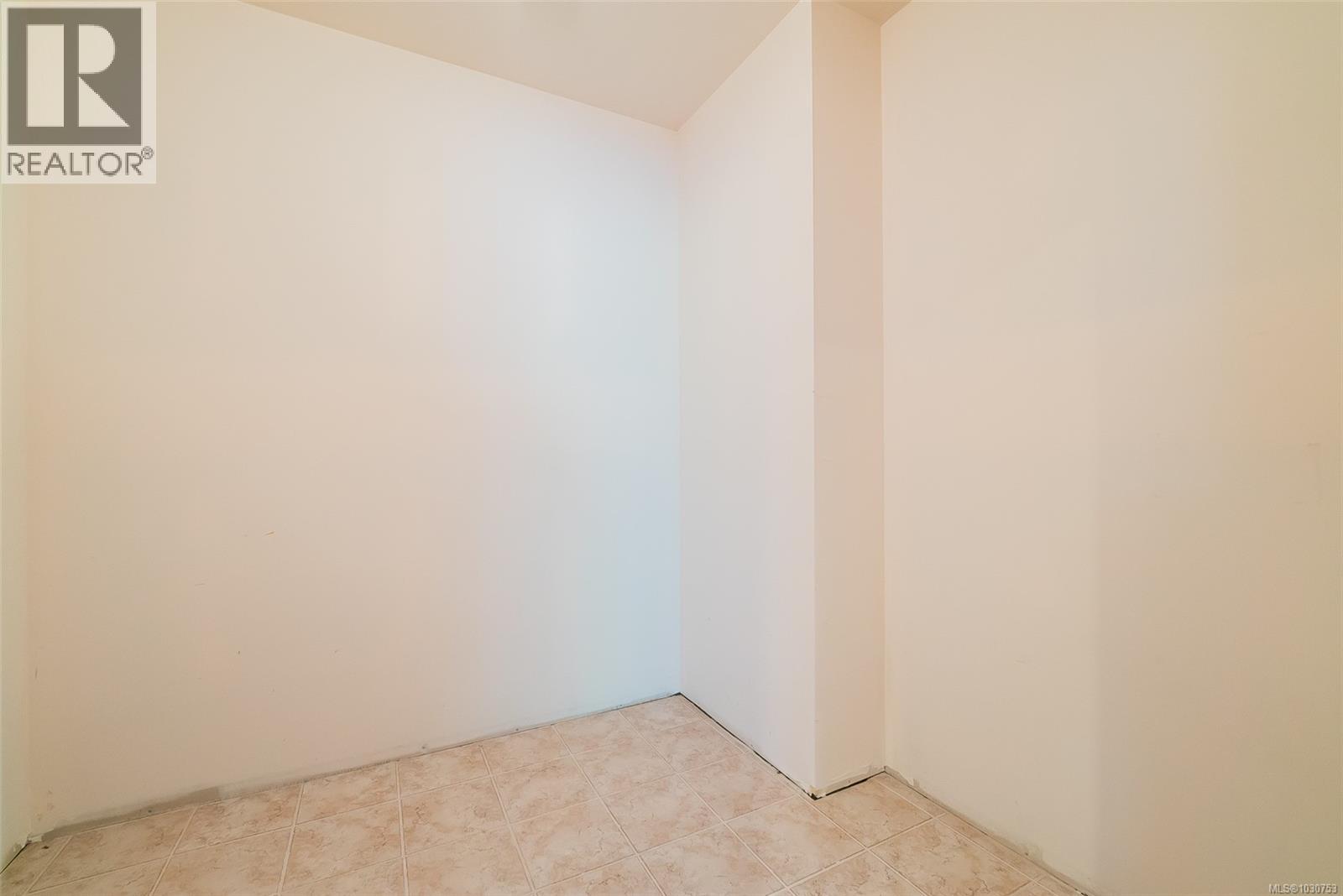 4802 Laguna Way - 24