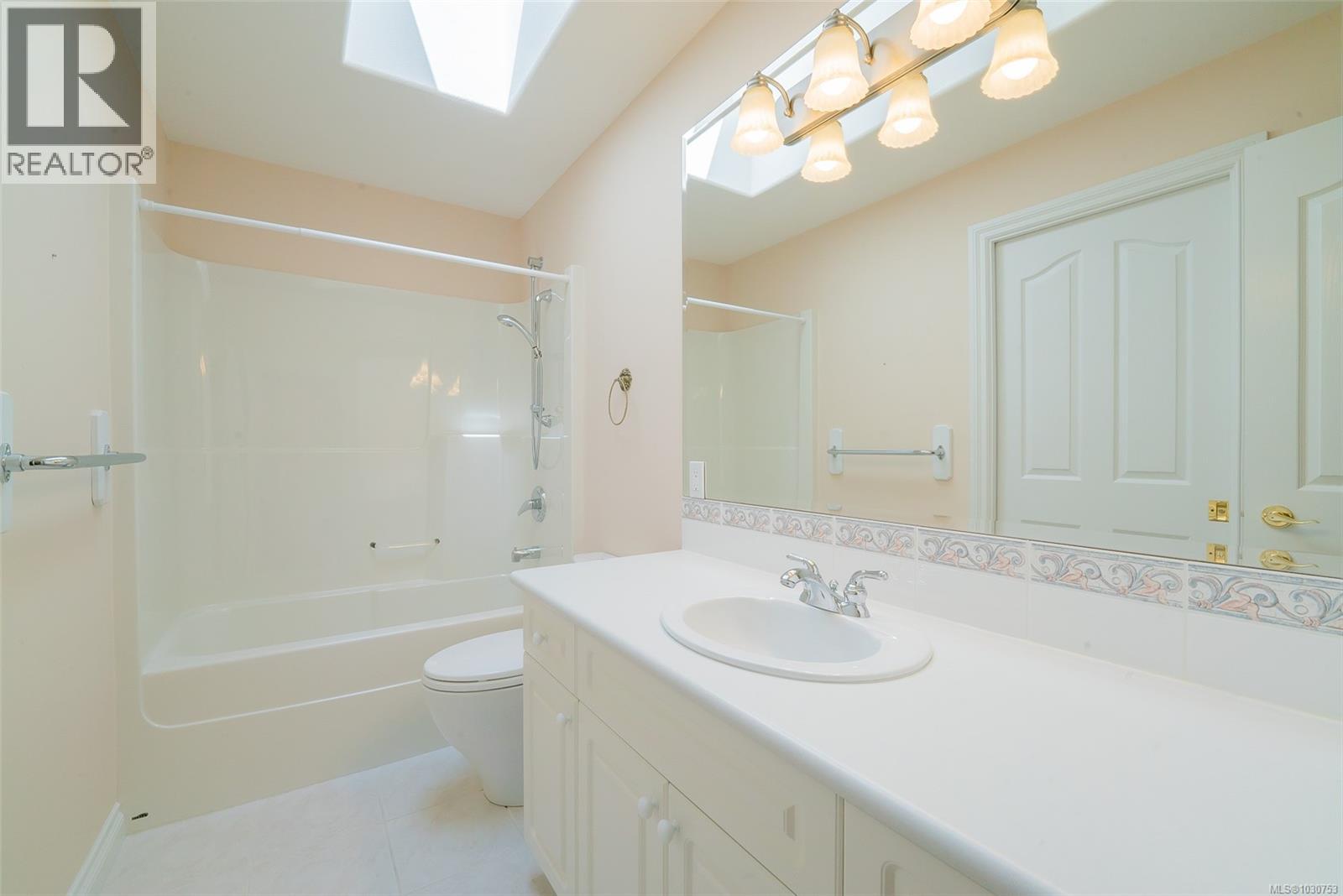 4802 Laguna Way - 27