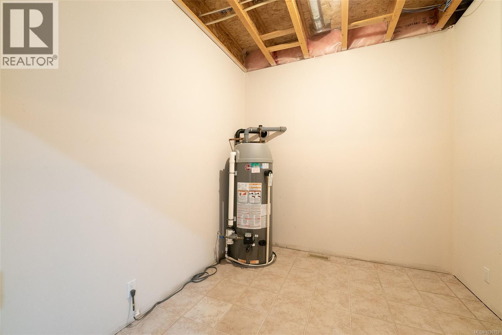 4802 Laguna Way - 35