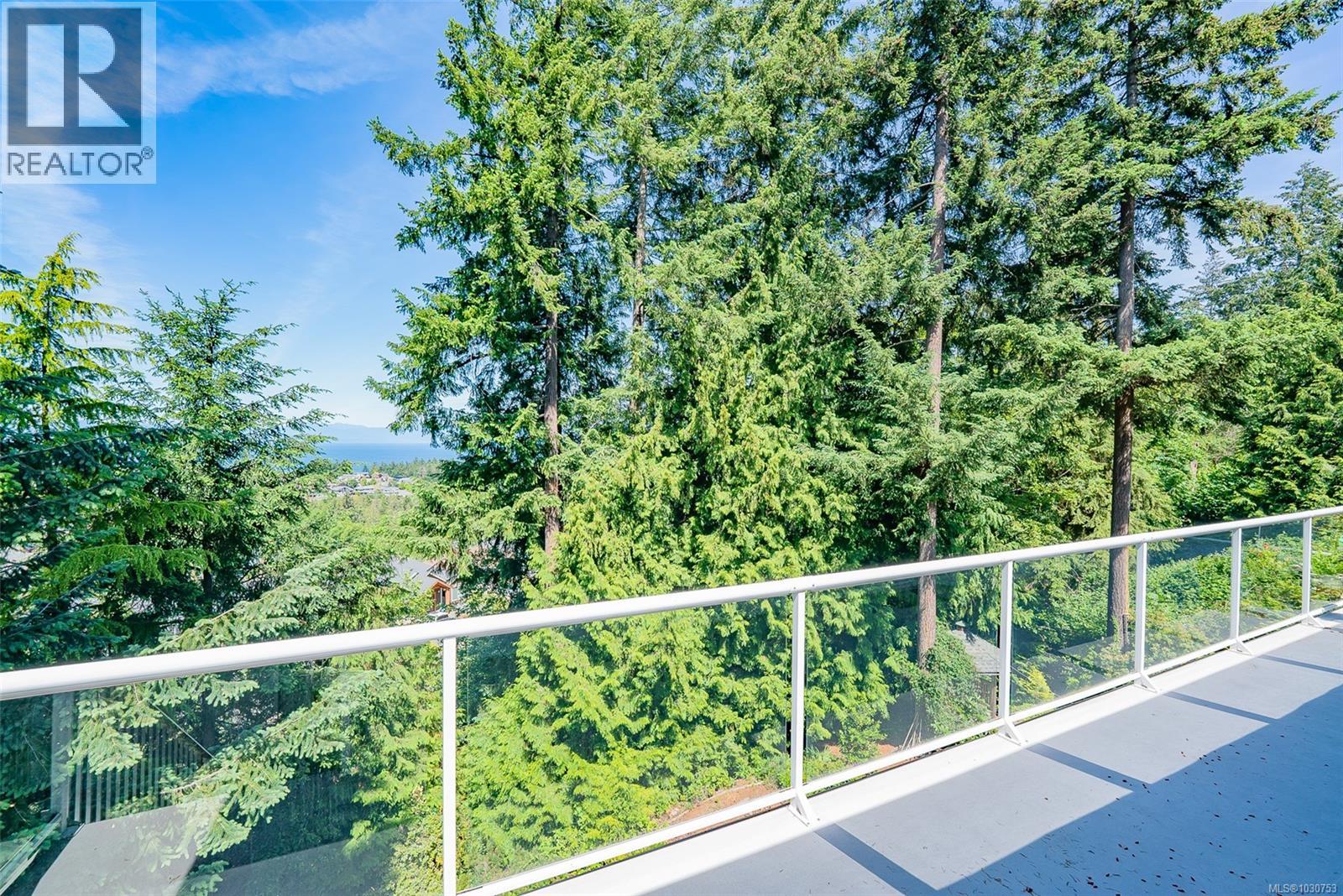 4802 Laguna Way - 36