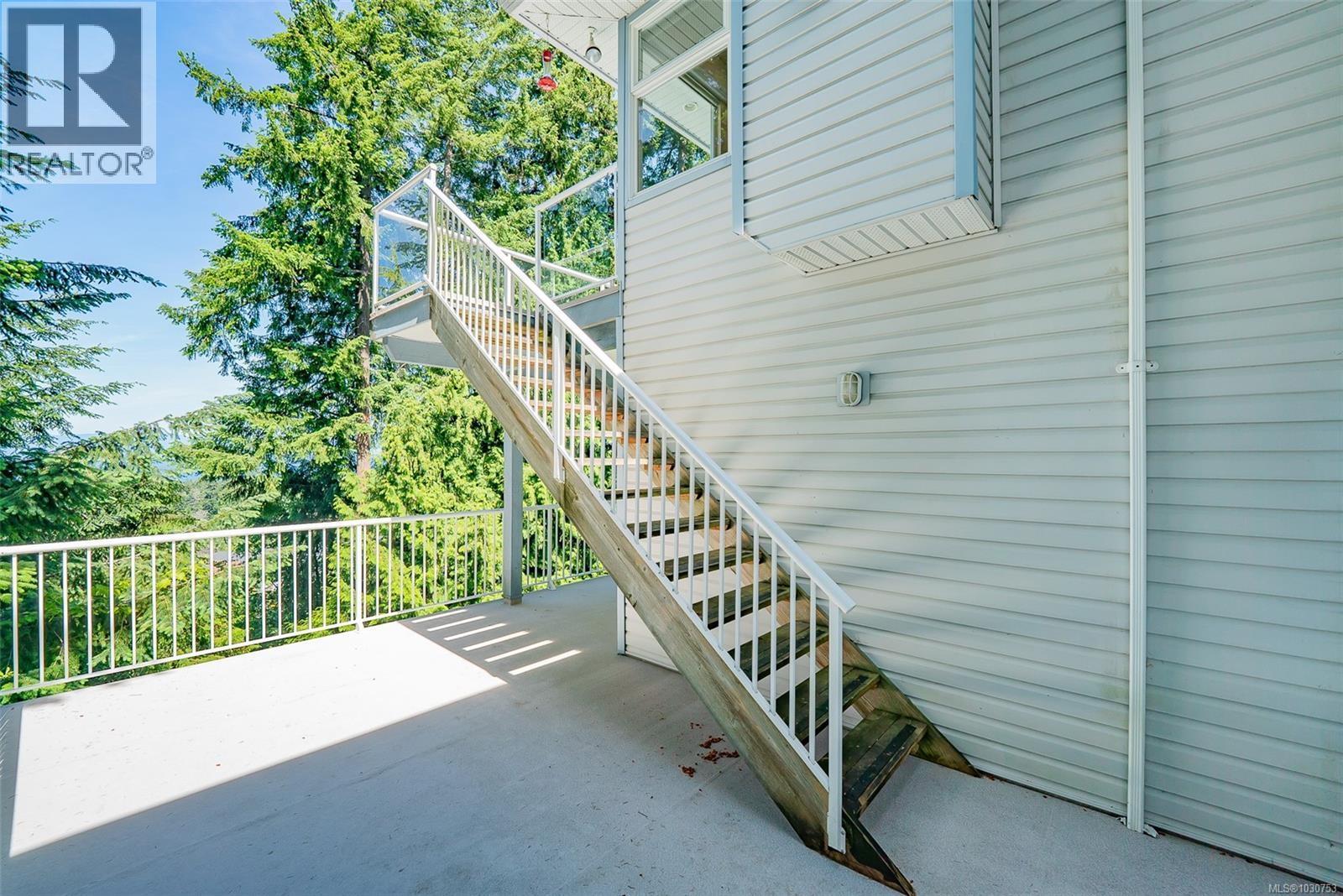 4802 Laguna Way - 38