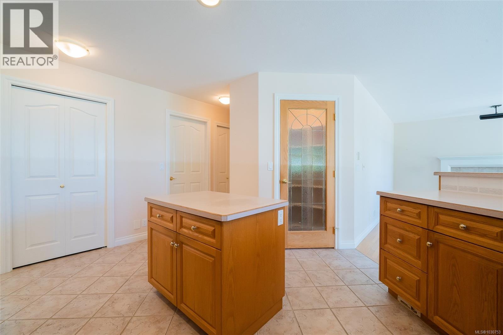 4802 Laguna Way - 6