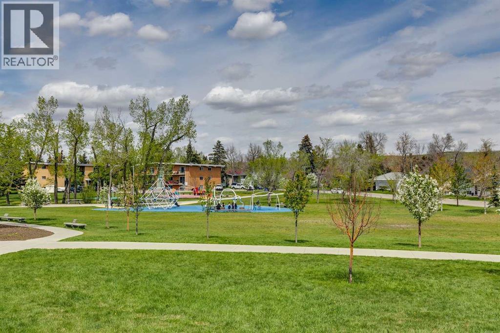 #1205 10 Brentwood Common NW - 16