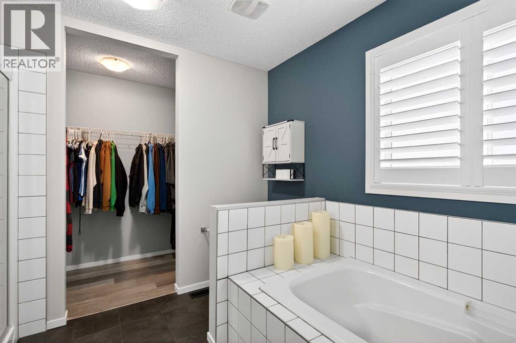 2261 Sagewood Heights SW - 36