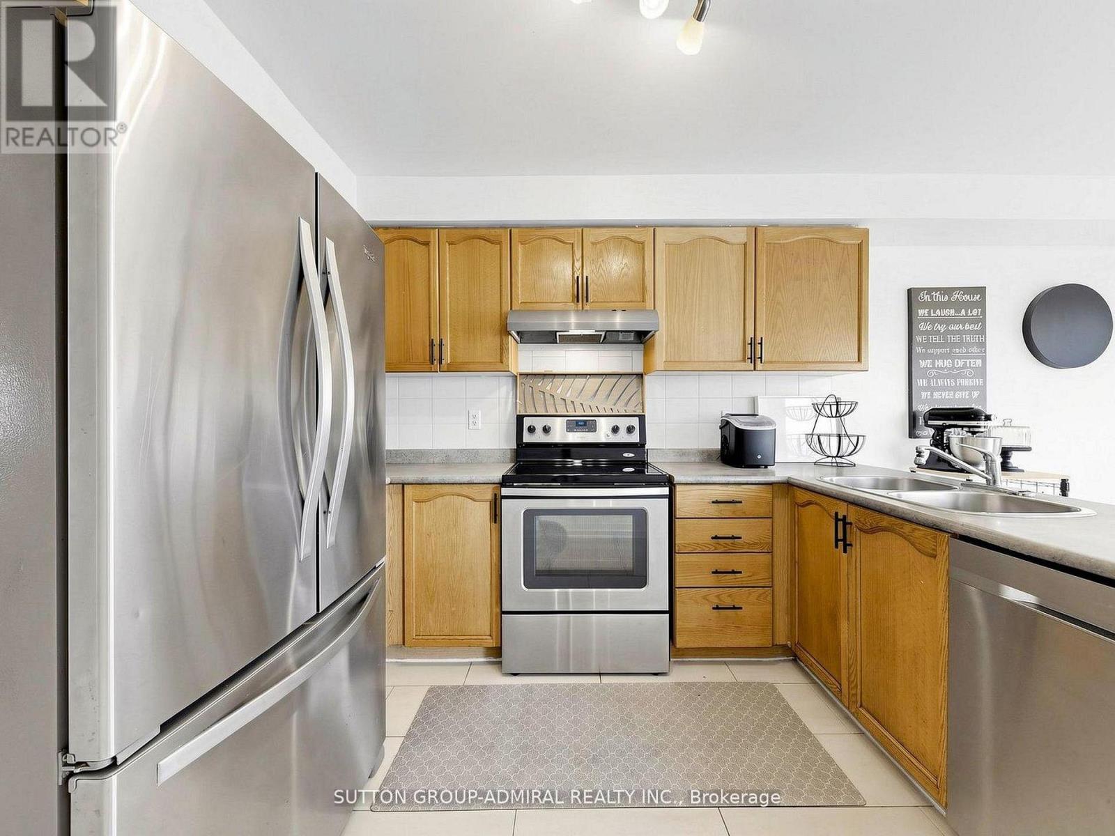 20 BREEZE DRIVE - 13