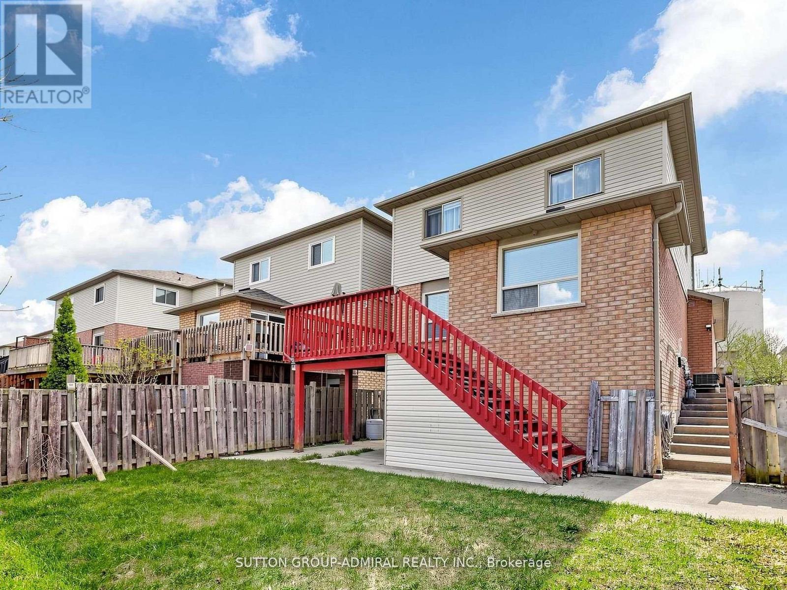 20 BREEZE DRIVE - 32