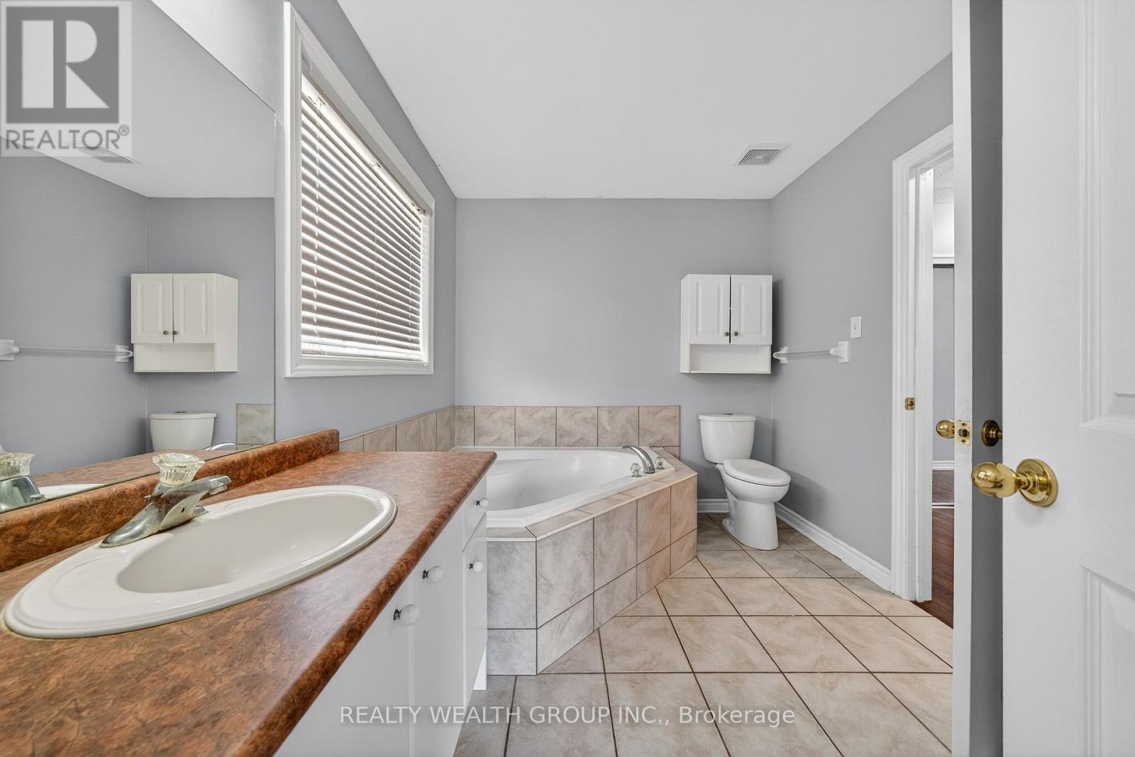 61 STOLLAR BOULEVARD - 16
