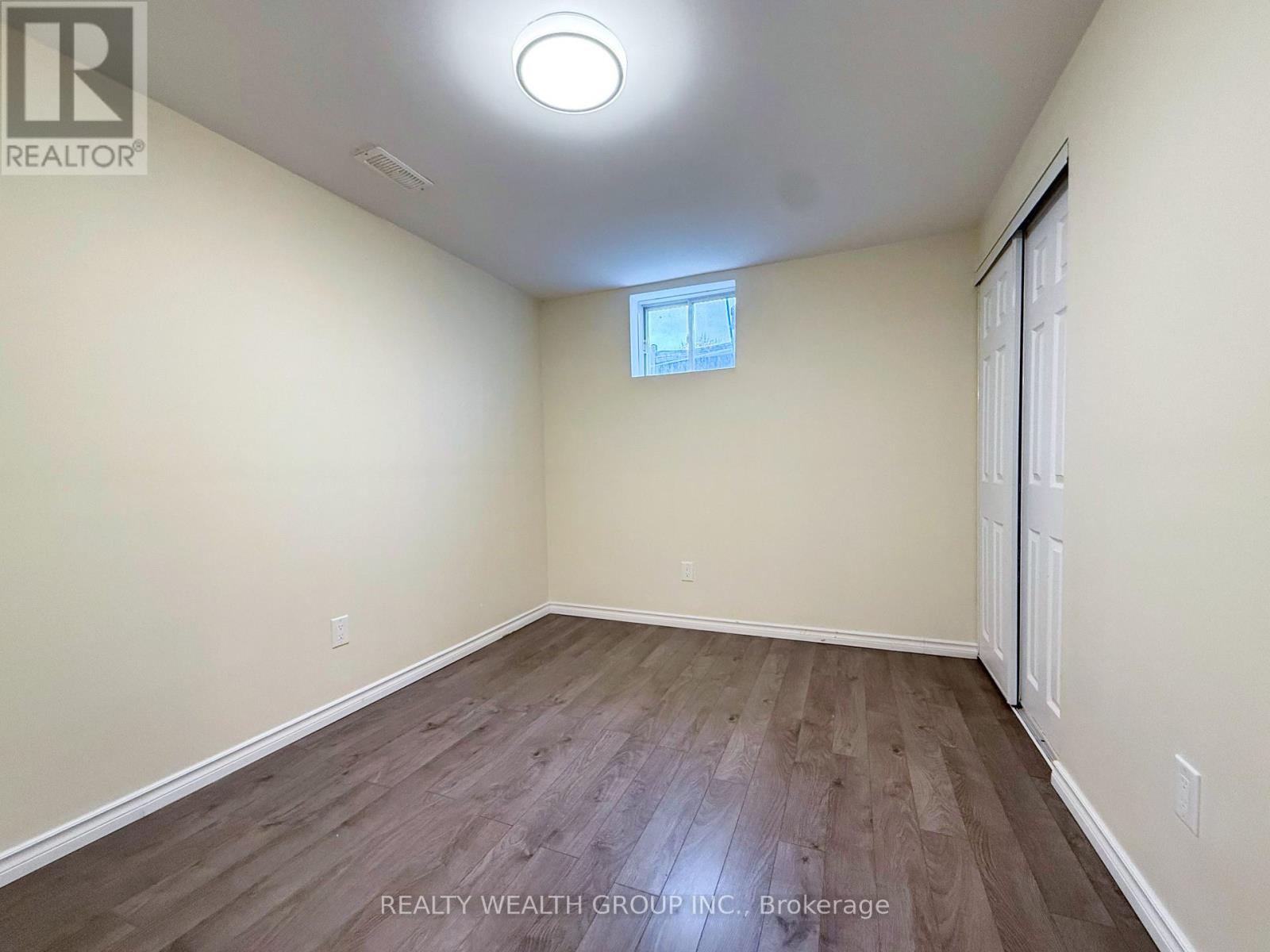 61 STOLLAR BOULEVARD - 35