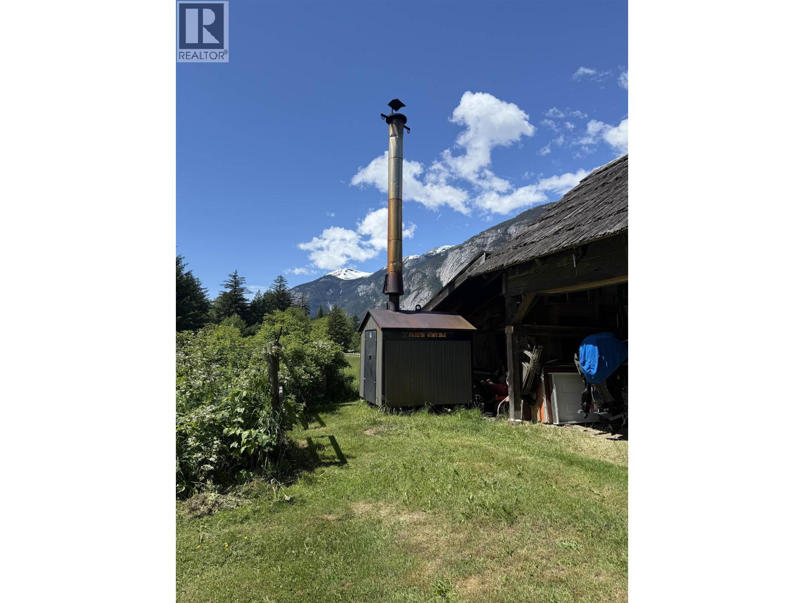 1867 MACKENZIE 20 HIGHWAY - 11