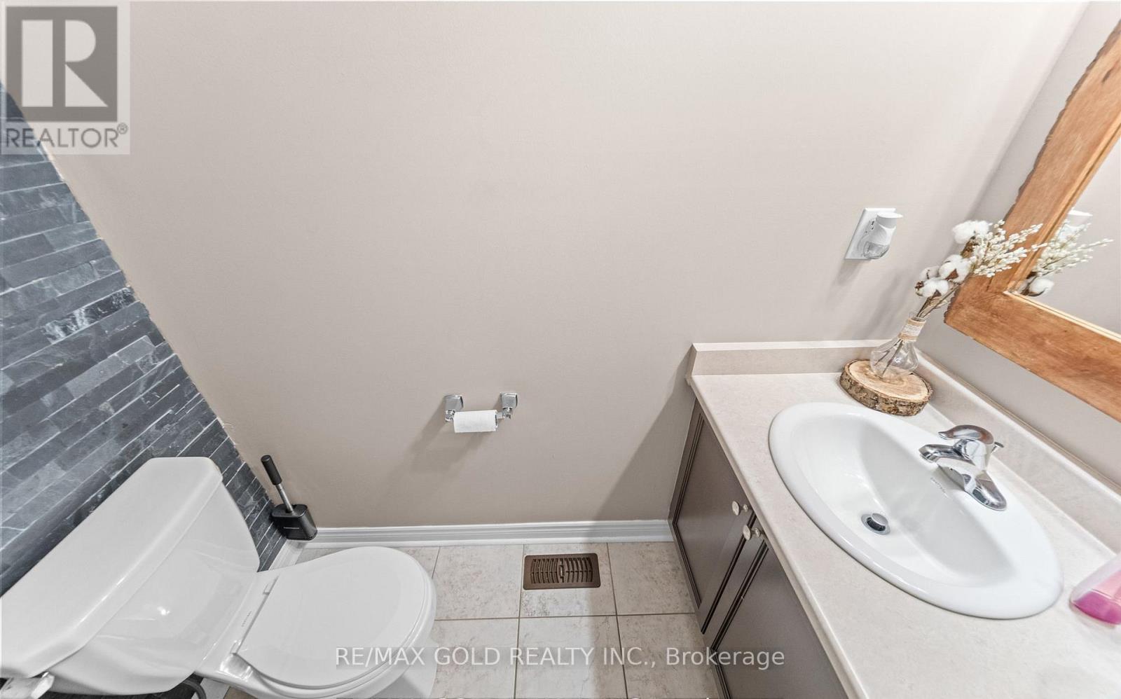 9 FRINGETREE ROAD - 23