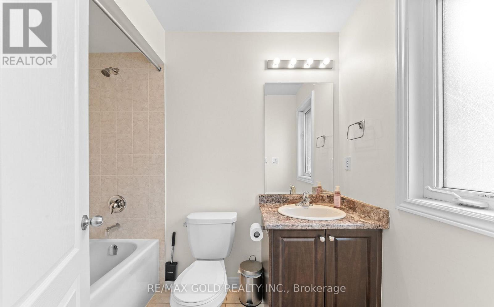 9 FRINGETREE ROAD - 36