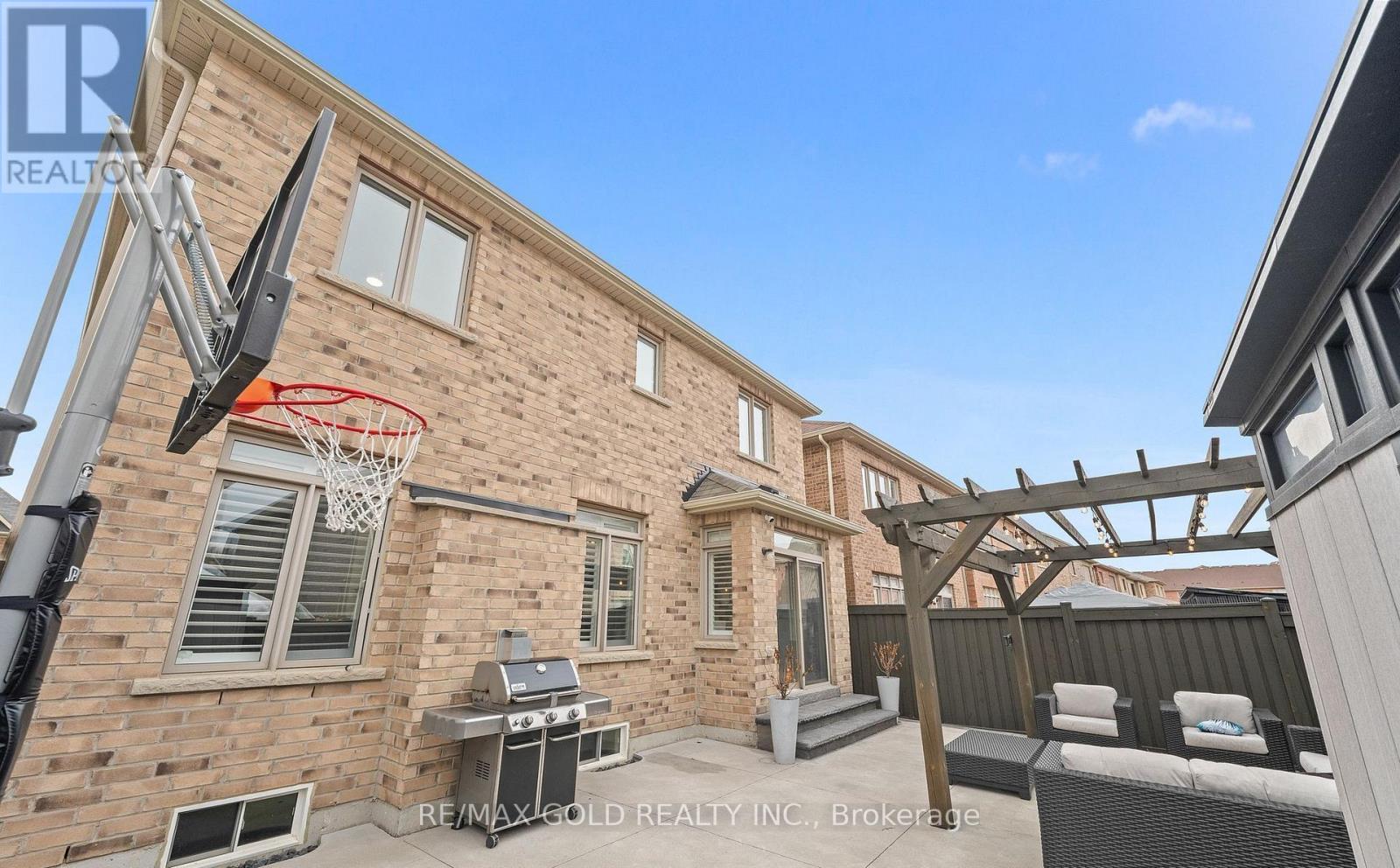 9 FRINGETREE ROAD - 42
