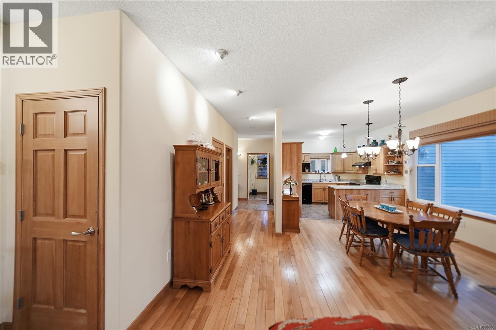 891 Terrien Way - 10