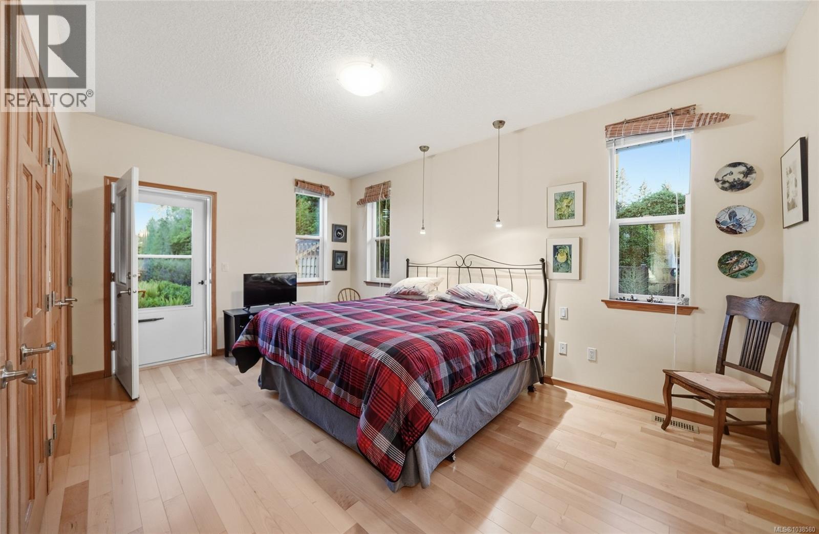 891 Terrien Way - 16