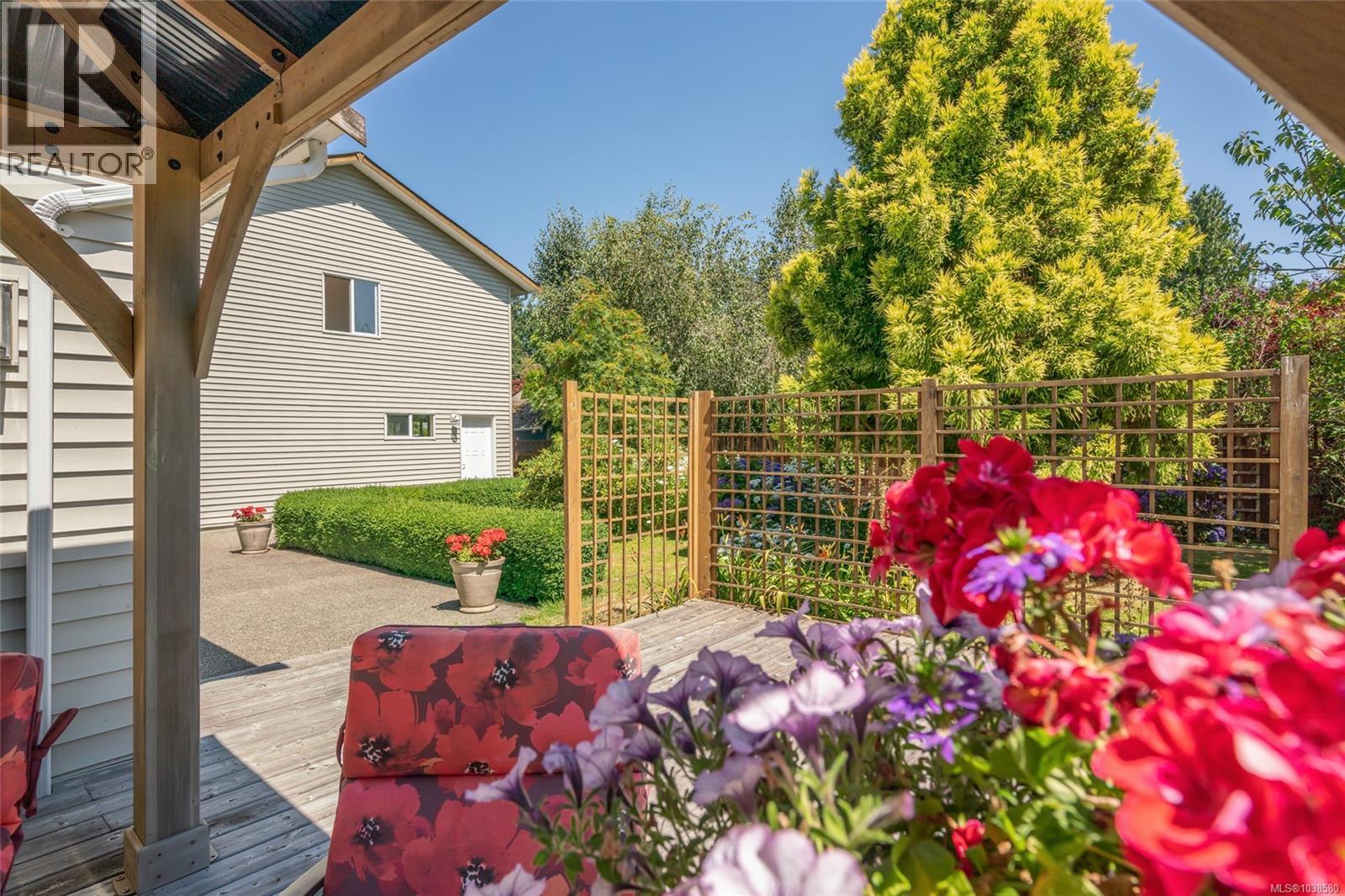 891 Terrien Way - 76