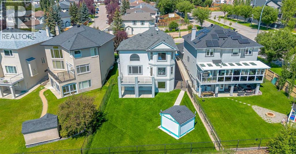 9 Panorama Hills Manor NW - 40