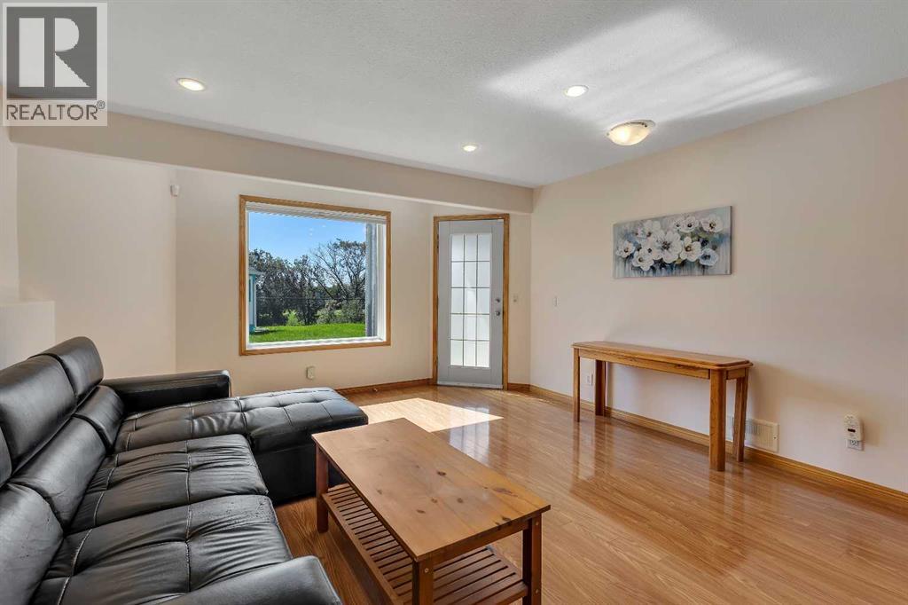 9 Panorama Hills Manor NW - 32