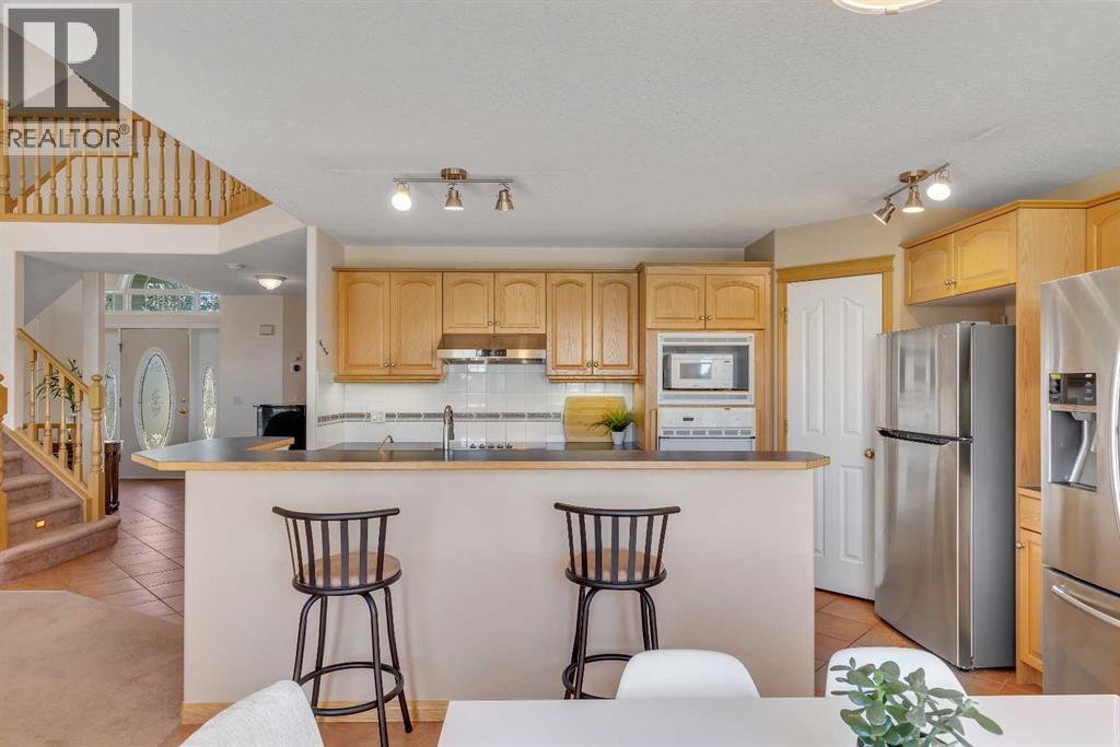9 Panorama Hills Manor NW - 13