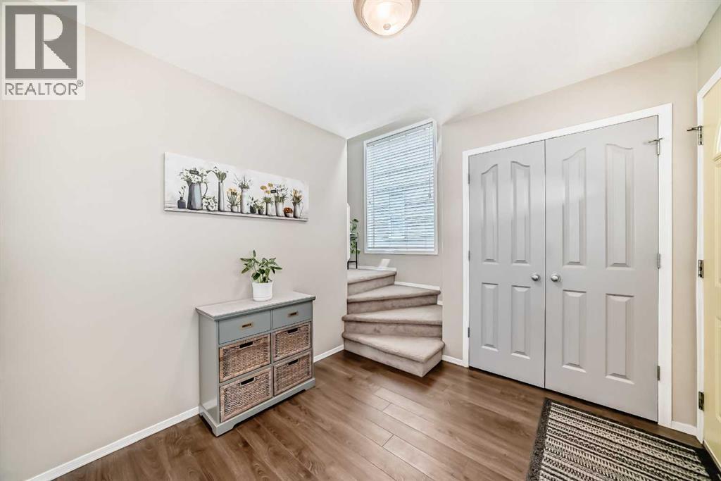 208 Stonegate Crescent NW - 4