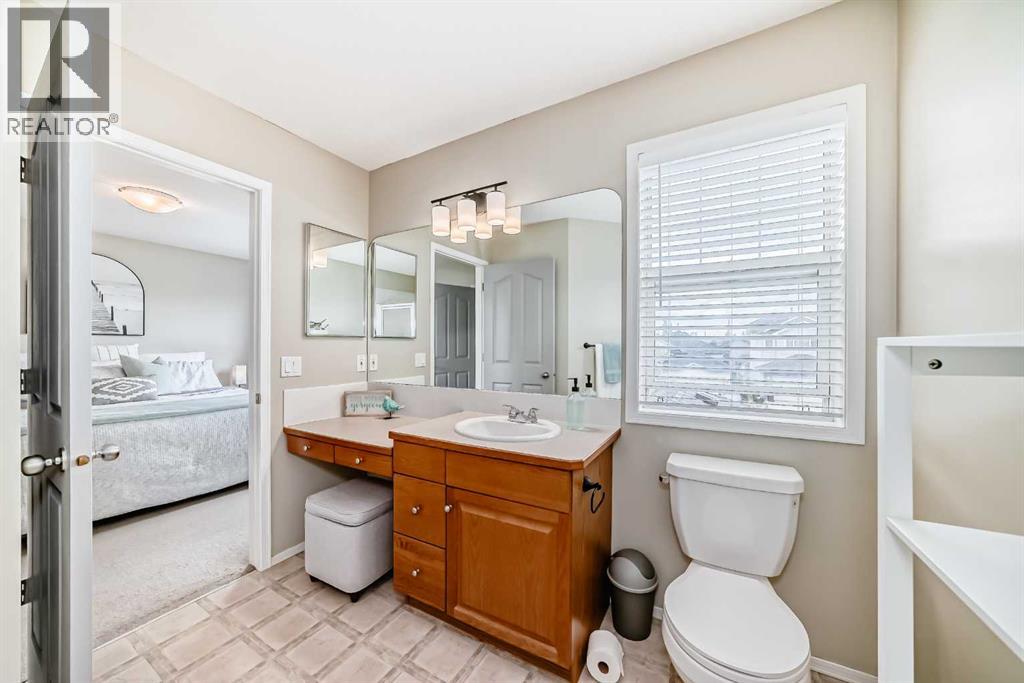 208 Stonegate Crescent NW - 21