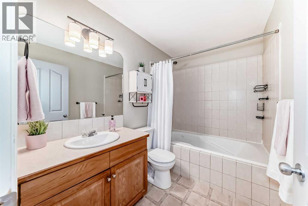 208 Stonegate Crescent NW - 26